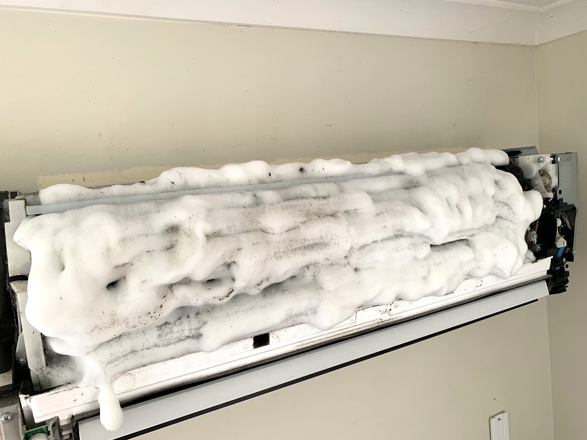 Heat Pump Servicing Te Awamutu Heat pump professional foam cleaning