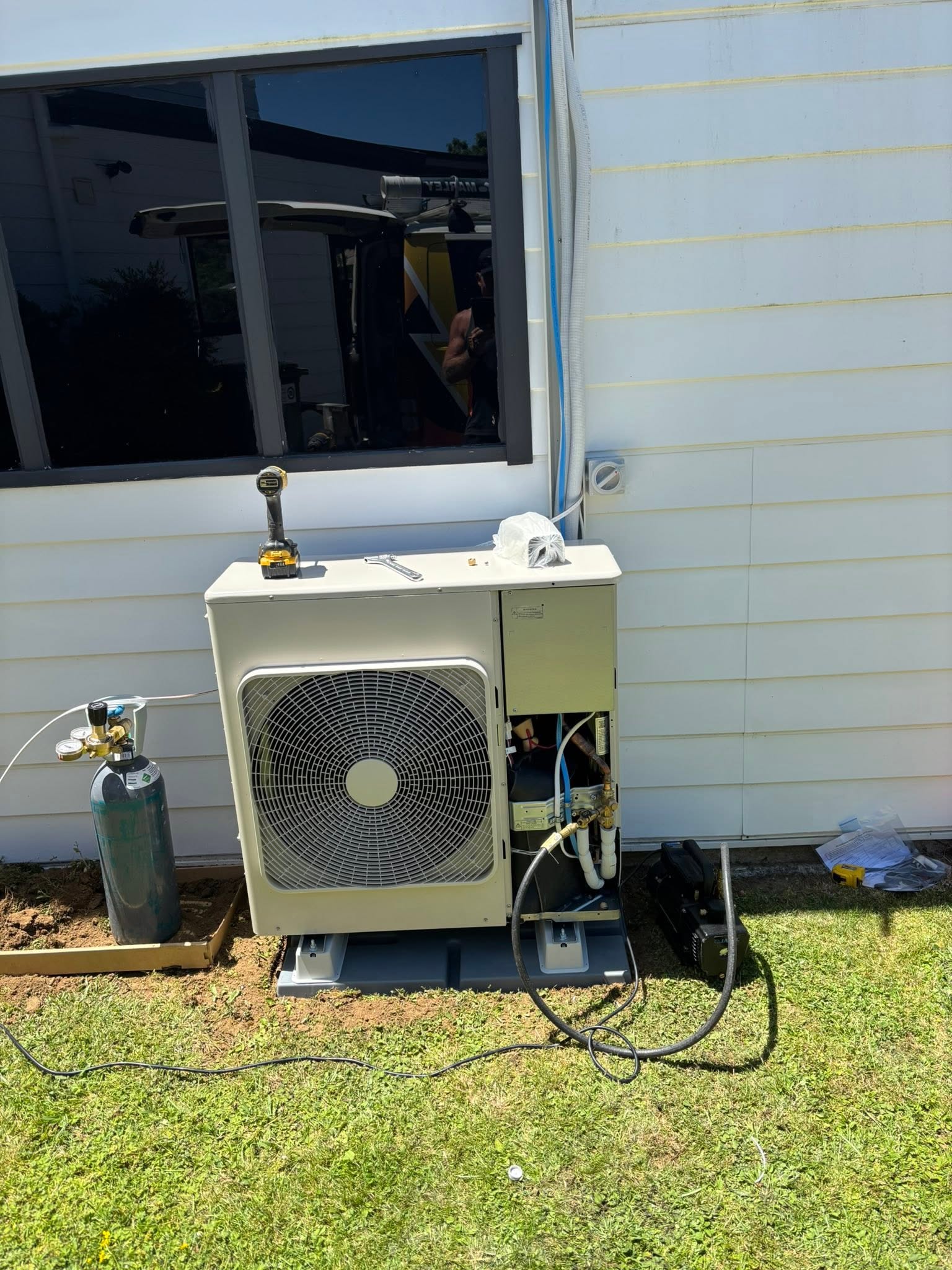 Heat pump installation tools and gauges