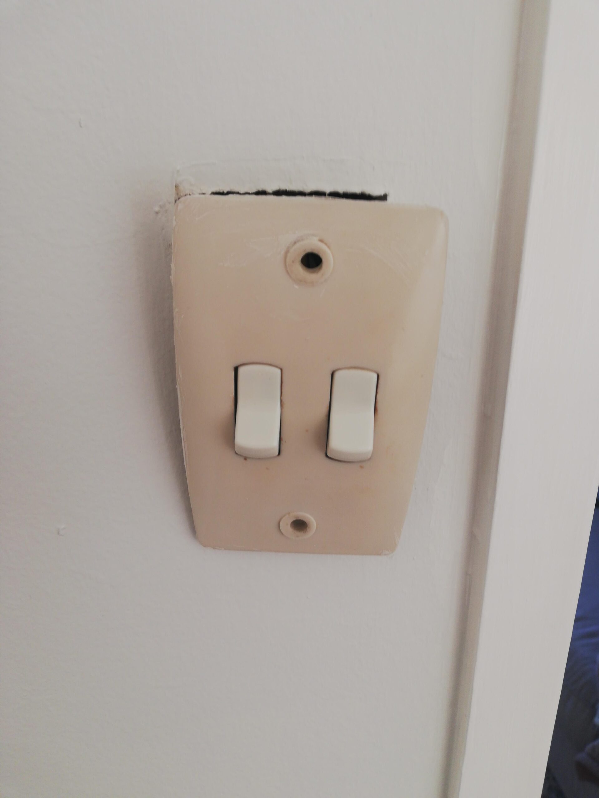Old light switch commonly found in older New Zealand homes